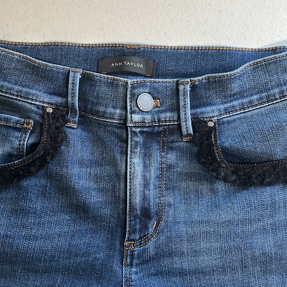 Ann Taylor Fur Trimmed, The Skinny, Modern Fit Jeans, Size 2. - Picture 5 of 6